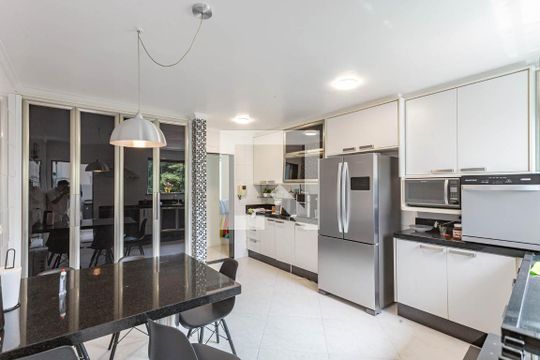 Cozinha de casa à venda com 3 quartos, 400m² em Jardim da Saúde, São Paulo