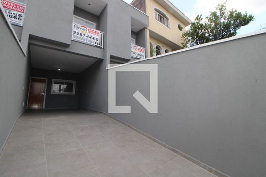 Garagem de casa à venda com 3 quartos, 105m² em Vila Vitorio Mazzei, São Paulo