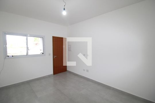 Casa à venda com 3 quartos, 105m² em Vila Vitorio Mazzei, São Paulo