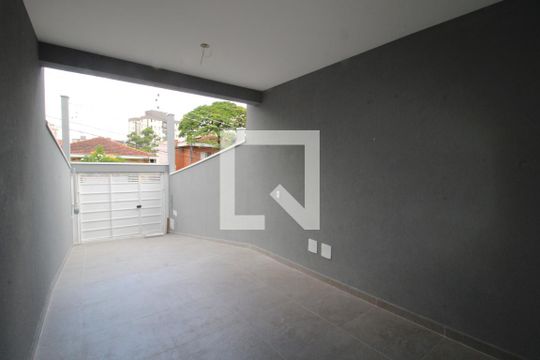 Garagem de casa à venda com 3 quartos, 105m² em Vila Vitorio Mazzei, São Paulo