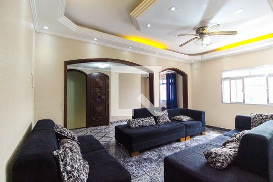 Sala de casa à venda com 3 quartos, 180m² em Limoeiro, São Paulo