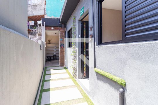 Área externa de kitnet/studio para alugar com 1 quarto, 27m² em Cidade Ariston Estela Azevedo, Carapicuíba
