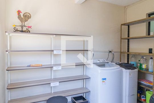 Área de serviço de kitnet/studio para alugar com 1 quarto, 27m² em Cidade Ariston Estela Azevedo, Carapicuíba