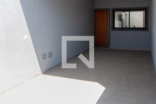 Garagem de casa à venda com 3 quartos, 119m² em Vila Mazzei, São Paulo