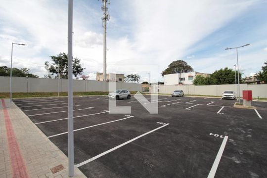 Garagem de apartamento para alugar com 2 quartos, 43m² em Jardim dos Comerciários, Belo Horizonte