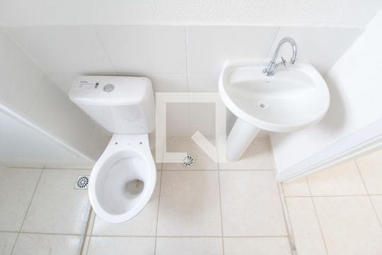 Banheiro Social de apartamento para alugar com 2 quartos, 43m² em Jardim dos Comerciários, Belo Horizonte