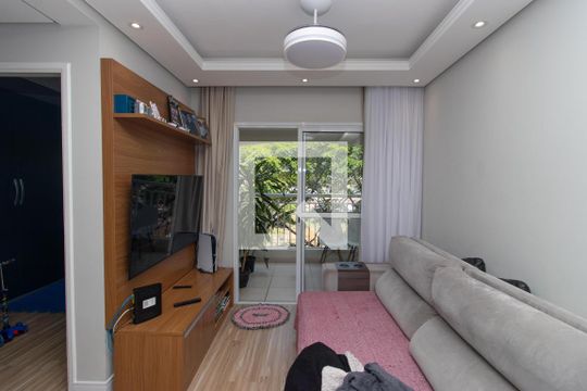 Sala de apartamento à venda com 2 quartos, 66m² em Vila Nivi, São Paulo