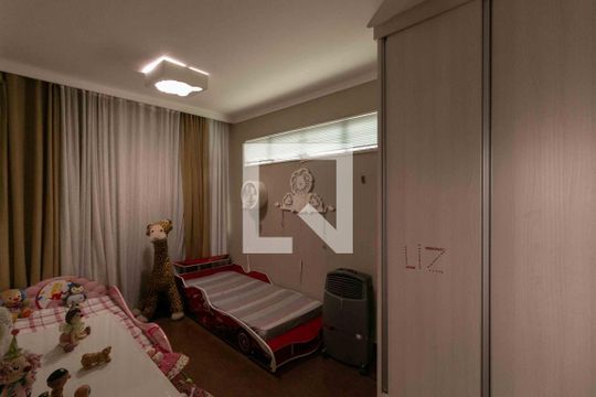 Quarto 1 de casa à venda com 3 quartos, 210m² em Trevo, Belo Horizonte
