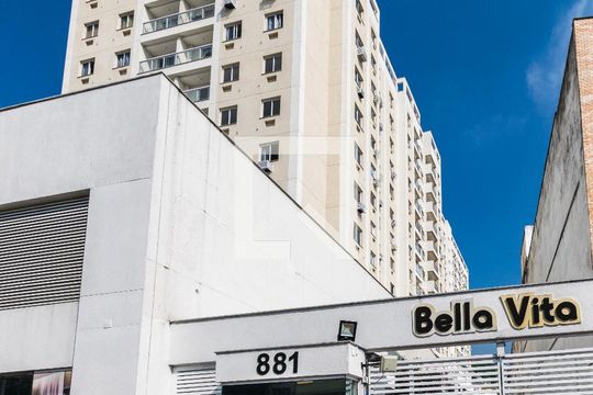 Fachada do Condomínio de apartamento para alugar com 2 quartos, 48m² em Madureira, Rio de Janeiro