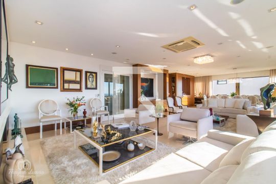 Apartamento à venda com 3 quartos, 705m² em Bela Vista, Porto Alegre