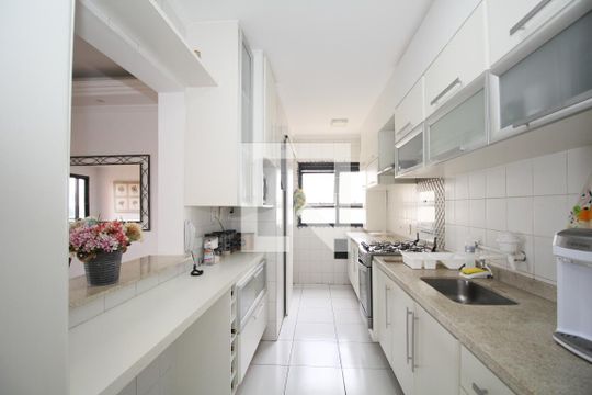 Cozinha de apartamento para alugar com 3 quartos, 75m² em Jardim Vazani, São Paulo