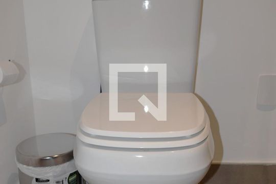 Banheiro de kitnet/studio à venda com 1 quarto, 22m² em Jardim Paulista, São Paulo