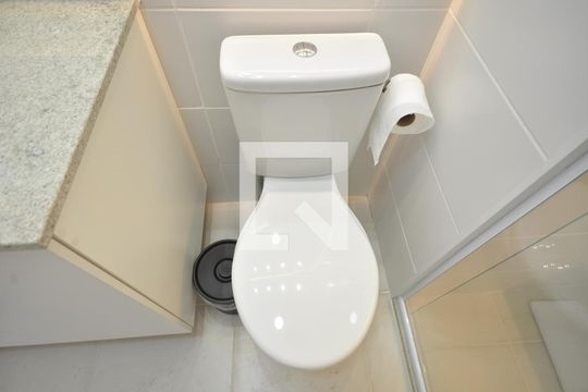Banheiro de apartamento à venda com 1 quarto, 28m² em Tucuruvi, São Paulo