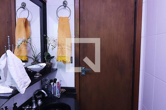 Banheiro Social de apartamento para alugar com 3 quartos, 68m² em Baeta Neves, São Bernardo do Campo