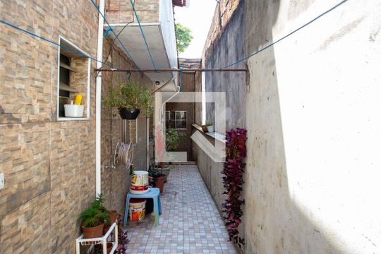 Quintal de casa à venda com 3 quartos, 158m² em Casa Grande, Diadema