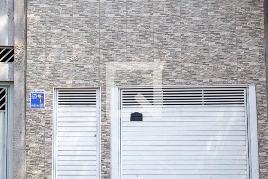Fachada de casa à venda com 3 quartos, 158m² em Casa Grande, Diadema
