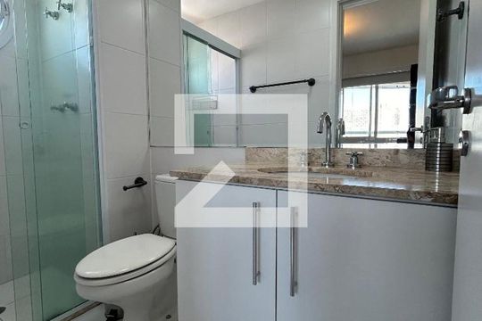 Banheiro de apartamento à venda com 1 quarto, 36m² em Barra Funda, São Paulo