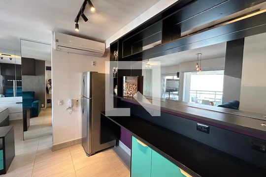 Sala/Cozinha de apartamento à venda com 1 quarto, 36m² em Barra Funda, São Paulo