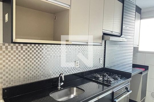 Cozinha de apartamento à venda com 2 quartos, 52m² em Utinga, Santo André