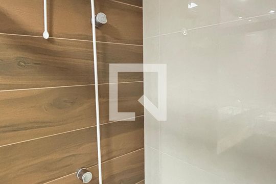 Banheiro de apartamento à venda com 2 quartos, 52m² em Utinga, Santo André