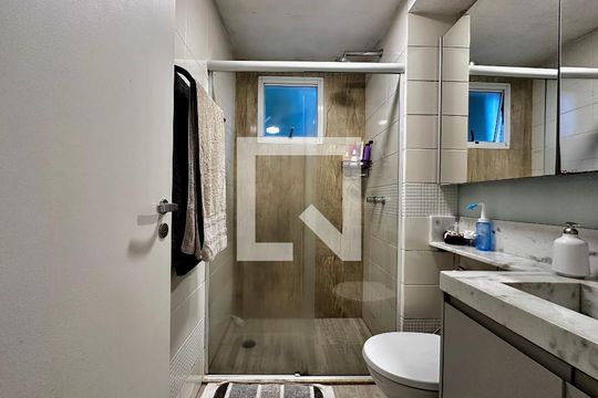 Banheiro Suíte de apartamento para alugar com 3 quartos, 63m² em Jardim Aeroporto, São Paulo