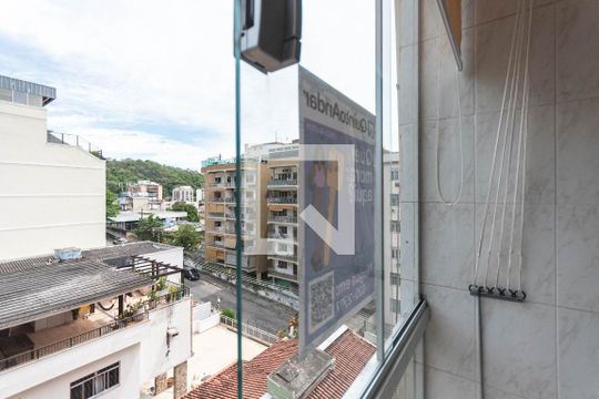 Plaquinha de apartamento para alugar com 1 quarto, 38m² em Grajaú, Rio de Janeiro