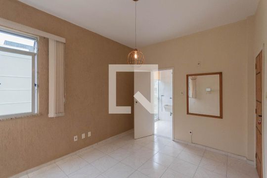 Sala de apartamento para alugar com 1 quarto, 38m² em Grajaú, Rio de Janeiro