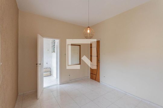Sala de apartamento para alugar com 1 quarto, 38m² em Grajaú, Rio de Janeiro