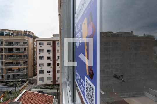 Plaquinha de apartamento para alugar com 1 quarto, 38m² em Grajaú, Rio de Janeiro