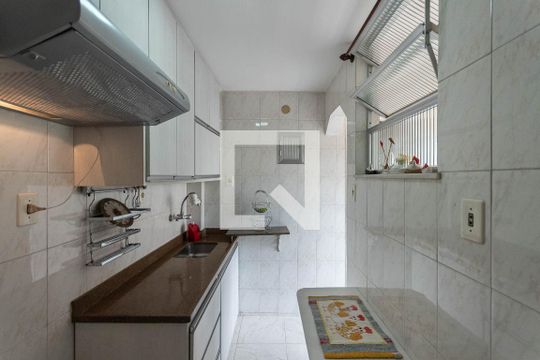 Cozinha de apartamento para alugar com 1 quarto, 38m² em Grajaú, Rio de Janeiro
