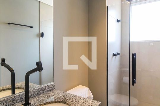 Banheiro  de apartamento à venda com 2 quartos, 60m² em Brás, São Paulo