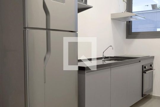 Área comum de kitnet/studio para alugar com 1 quarto, 27m² em Cerqueira César, São Paulo