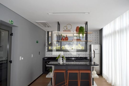 Área comum de kitnet/studio para alugar com 1 quarto, 27m² em Cerqueira César, São Paulo
