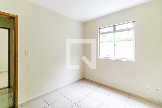 Quarto de apartamento para alugar com 2 quartos, 46m² em Pedra Azul, Contagem