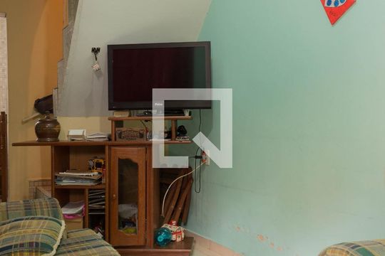 Sala de casa à venda com 2 quartos, 150m² em Conjunto Habitacional Calux, São Bernardo do Campo