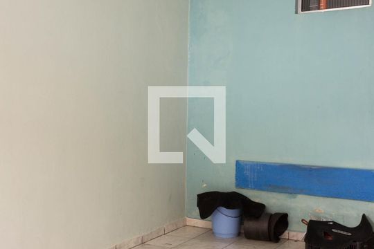 Garagem de casa à venda com 2 quartos, 150m² em Conjunto Habitacional Calux, São Bernardo do Campo