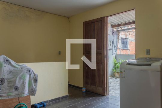 Área de Serviço de casa à venda com 2 quartos, 150m² em Conjunto Habitacional Calux, São Bernardo do Campo