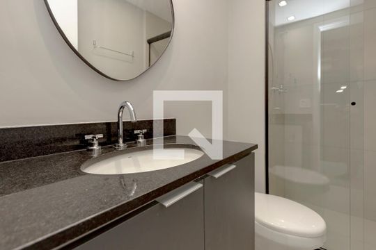 Banheiro de kitnet/studio à venda com 1 quarto, 27m² em Jardim das Acacias, São Paulo