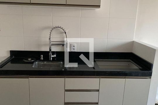 Cozinha de apartamento à venda com 2 quartos, 33m² em Parque Fongaro, São Paulo
