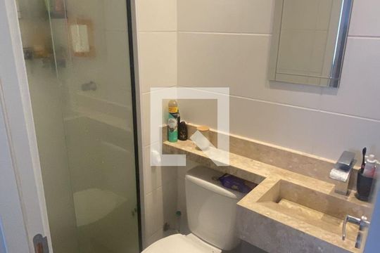 Banheiro de apartamento à venda com 2 quartos, 33m² em Parque Fongaro, São Paulo
