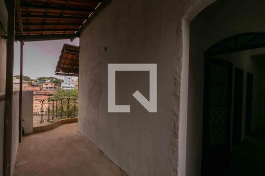 Área Externa de casa para alugar com 3 quartos, 181m² em Ouro Preto, Belo Horizonte