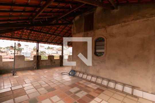 Terraço de casa para alugar com 3 quartos, 181m² em Ouro Preto, Belo Horizonte