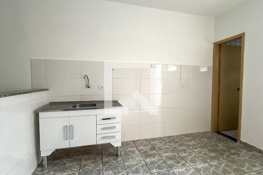 Cozinha de apartamento para alugar com 1 quarto, 40m² em Nossa Senhora do O, São Paulo
