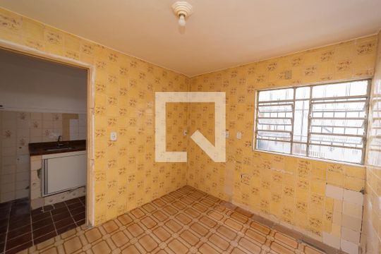cozinha de casa para alugar com 2 quartos, 28m² em Jardim Penha, São Paulo