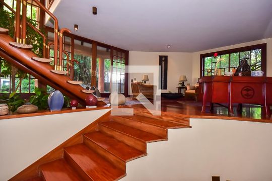 Sala de casa para alugar com 4 quartos, 1000m² em Jardim Viana, São Paulo