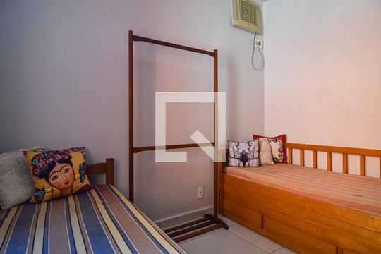 Quarto 2 de casa à venda com 3 quartos, 300m² em Engenho do Mato, Niterói
