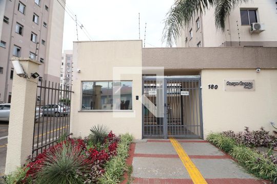 Fachada e portaria de apartamento à venda com 2 quartos, 50m² em Mato Grande, Canoas