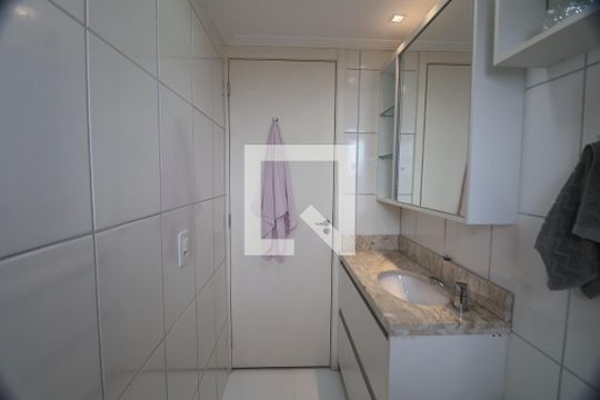 Banheiro de apartamento à venda com 2 quartos, 50m² em Mato Grande, Canoas