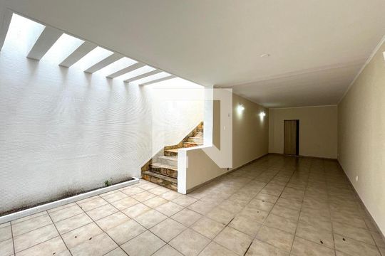 Garagem de casa à venda com 5 quartos, 200m² em Campo Belo, São Paulo