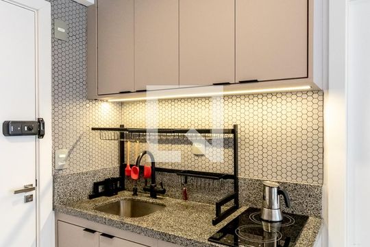 Cozinha de apartamento à venda com 1 quarto, 27m² em Vila Nova Conceição, São Paulo